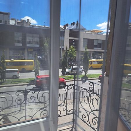 Двокімнатна Квартира Біля Оперного Театру Lemberg Exterior foto